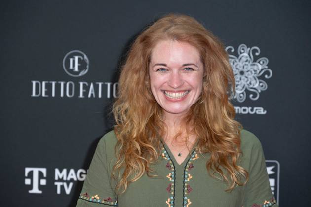 Madeleine KRAKOR, Schauspielerin, Roter Teppich, Red Carpet Show, Ankunft, arrival, Eroeffnung des Film Festivals Cologne 2023 und Fotocall fuer den Film RUECKKEHR NACH KORSIKA auf dem Film Festival Cologne 2023 in Koeln, 19.10.2023.