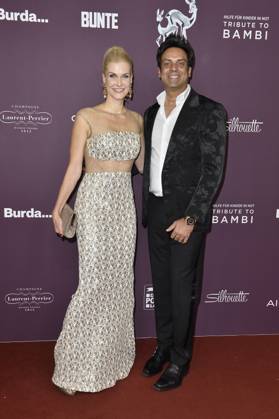 Natascha Gruen und Param Multani bei der Ankunft Tribute to Bambi in Berlin 19.10. 2023