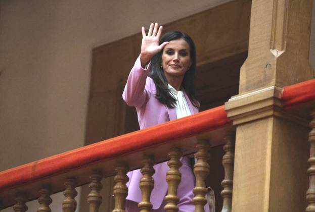 Royals Meets Princess of Asturias Awards Winners - Oviedo Queen Letizia on her arrival at the reception offered to the recipients of the Princess of Asturias Awards 2023, on October 20, 2023, in Oviedo (Spain). Photo by Raul Terrel Europa Press ABACAPRESS.COM Oviedo Spain  Copyright: xEuropaxPress ABACAx 872545_003 EuropaxPress ABACAx 872545_003