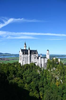 Schloss Neuschwanstein im bayerischen Allgäu bei Füssen, Deutschland