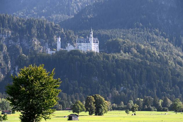 Schloss Neuschwanstein im bayerischen Allgäu bei Füssen, Deutschland