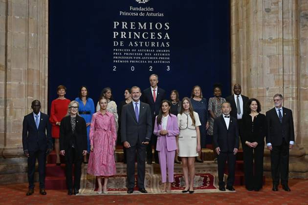 Spanish King Felipe VI and Queen Letizia with daughters Princess of Asturias Leonor de Borbon and Infant Sofia de Borbon during an audience with the awarded the Princess of Asturias awards 2023 in Oviedo, on Friday 23 October 2023 Cordon Press