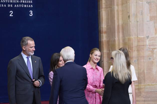 20-10-2023 Medals Princess Leonor and Queen Letizia and King Felipe and Princess Sofia and US actress Meryl Streep during the Princess Asturias awards at the Campoamor theatre in Oviedo No Spain Â  Copyright: xPPEx