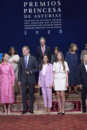 20-10-2023 Medals Princess Leonor and Queen Letizia and King Felipe and Princess Sofia during the Princess Asturias awards at the Campoamor theatre in Oviedo No Spain Â  Copyright: xPPEx