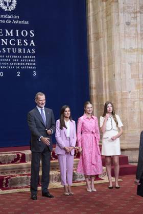 20-10-2023 Medals Princess Leonor and Queen Letizia and King Felipe and Princess Sofia during the Princess Asturias awards at the Campoamor theatre in Oviedo No Spain Â  Copyright: xPPEx