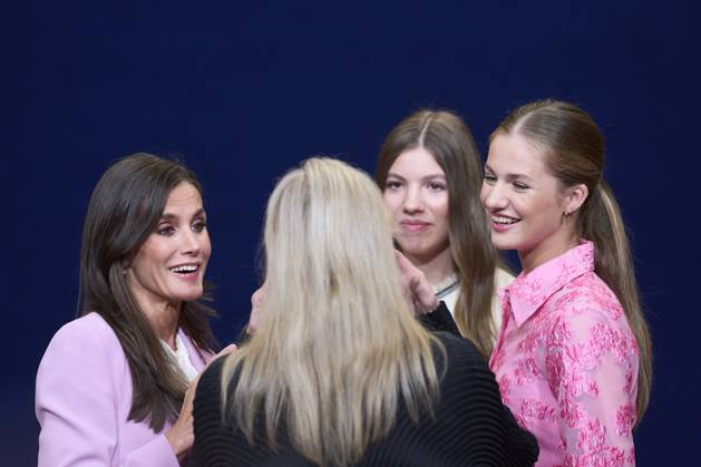20-10-2023 Medals Princess Leonor and Queen Letizia and Princess Sofia and US actress Meryl Streep during the Princess Asturias awards at the Campoamor theatre in Oviedo No Spain Â  Copyright: xPPEx