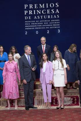 20-10-2023 Medals Princess Leonor and Queen Letizia and King Felipe and Princess Sofia during the Princess Asturias awards at the Campoamor theatre in Oviedo No Spain Â  Copyright: xPPEx