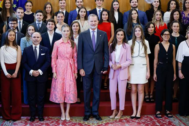 Spanien, Verleihung Prinzessin-von-Asturien-Preis in Oviedo Princess Of Asturias Awards Medals - Oviedo Queen Letizia of Spain, King Felipe of Spain, Princess Leonor, Princess Sofia attending the delivery of the Princess of Asturias awards medals 2023 at the Reconquista hotel on October 20, 2023 in Oviedo, Spain by Archie Andrews ABACAPRESS.COM Oviedo Spain  Copyright: xAndrewsxArchie ABACAx 872570_015 AndrewsxArchie ABACAx 872570_015