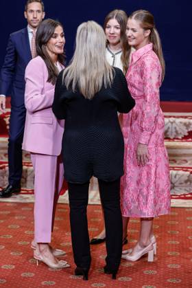 Spanien, Verleihung Prinzessin-von-Asturien-Preis in Oviedo Princess Of Asturias Awards Medals - Oviedo Meryl Streep, Queen Letizia of Spain, Princess Leonor, Princess Sofia attending the delivery of the Princess of Asturias awards medals 2023 at the Reconquista hotel on October 20, 2023 in Oviedo, Spain by Archie Andrews ABACAPRESS.COM Oviedo Spain  Copyright: xAndrewsxArchie ABACAx 872570_086 AndrewsxArchie ABACAx 872570_086