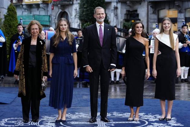 Princess of Asturias Awards Ceremony - Oviedo King Felipe VI of Spain, Queen Letizia of Spain, Crown Princess Leonor, Princess Sofia, Queen Sofia arriving at the Princesa de Asturias Awards at Teatro Campoamor on October 20, 2023 in Oviedo, Asturias, Spain. Photo by Archie Andrews ABACAPRESS.COM Oviedo Asturias Spain  Copyright: xAndrewsxArchie ABACAx 872625_026 AndrewsxArchie ABACAx 872625_026