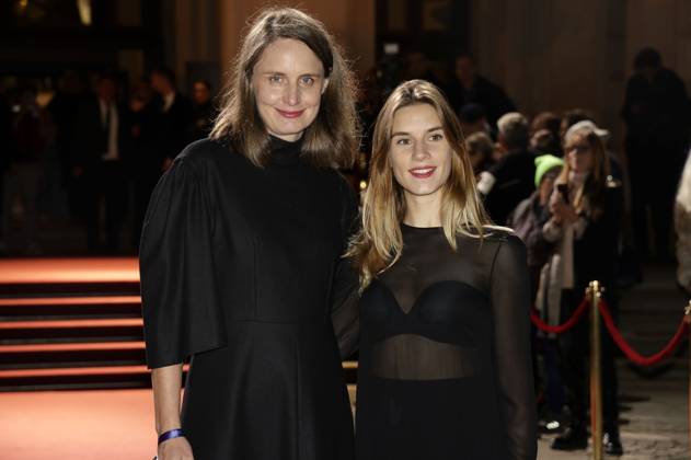 Bettina Blümner und Begleitung bei der 34. Verleihung des Hessischen Film- und Kinopreises 2023 in der Alten Oper. Frankfurt, 20.10.2023