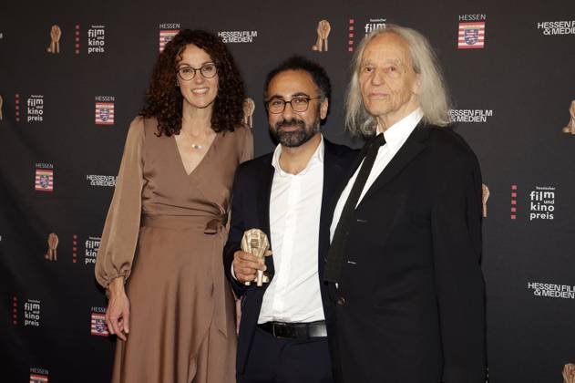 Angela Dorn, Behrooz Karamizade und Thomas Mauch bei der 34. Verleihung des Hessischen Film- und Kinopreises 2023 in der Alten Oper. Frankfurt, 20.10.2023