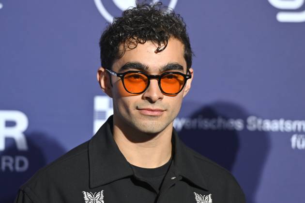 Zoran Pingel (Schauspieler), Einzelbild,angeschnittenes Einzelmotiv,Portraet,Portrait,Porträt. Roter Teppich,Blauer Panther Ð TV und Streaming Award 2023 am 25.10.2023 in der BMW Welt Muenchen.