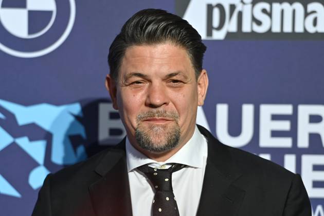 Tim MAELZER (Star Koch), Einzelbild,angeschnittenes Einzelmotiv,Portraet,Portrait,Porträt. Roter Teppich,Blauer Panther Ð TV und Streaming Award 2023 am 25.10.2023 in der BMW Welt Muenchen.