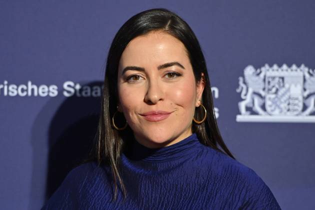 Aline ABBOUD (Moderatorin), Einzelbild,angeschnittenes Einzelmotiv,Portraet,Portrait,Porträt. Roter Teppich,Blauer Panther Ð TV und Streaming Award 2023 am 25.10.2023 in der BMW Welt Muenchen.