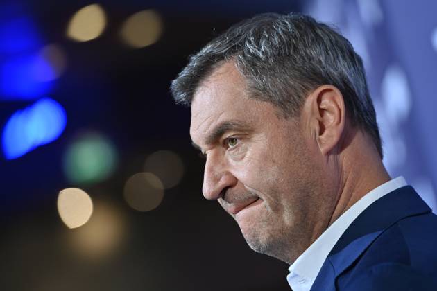 Markus SOEDER (Ministerpraesident Bayern und CSU Vorsitzender), skeptisch,angespannt. Einzelbild,angeschnittenes Einzelmotiv,Portraet,Portrait,Porträt. Roter Teppich,Blauer Panther Ð TV und Streaming Award 2023 am 25.10.2023 in der BMW Welt Muenchen.