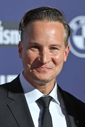 Richard GUTJAHR (Moderator,Journalist), Einzelbild,angeschnittenes Einzelmotiv,Portraet,Portrait,Porträt. Roter Teppich,Blauer Panther Ð TV und Streaming Award 2023 am 25.10.2023 in der BMW Welt Muenchen.