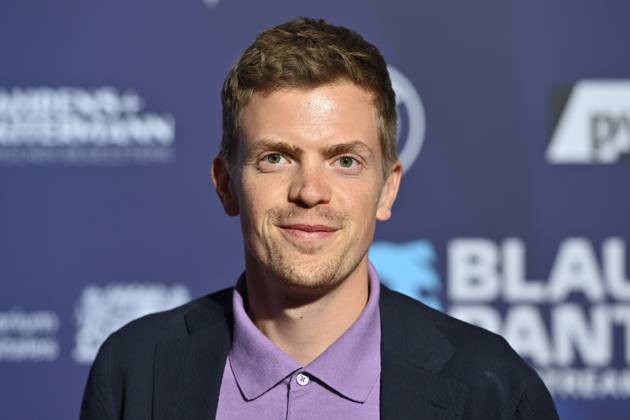 Ferdinand HOFER (Schauspieler), Einzelbild,angeschnittenes Einzelmotiv,Portraet,Portrait,Porträt. Roter Teppich,Blauer Panther Ð TV und Streaming Award 2023 am 25.10.2023 in der BMW Welt Muenchen.