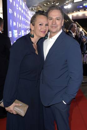 Manou Lubowski mit Freundin Lara von Stumberg bei der Verleihung vom Blauer Panther - TV & Streaming Award 2023 in der BMW Welt. München, 25.10.2023