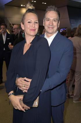Manou Lubowski mit Freundin Lara von Stumberg bei der Verleihung vom Blauer Panther - TV & Streaming Award 2023 in der BMW Welt. München, 25.10.2023