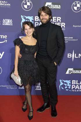Darya Birnstiel mit Ehemann Philip Birnstiel bei der Verleihung vom Blauer Panther - TV & Streaming Award 2023 in der BMW Welt. München, 25.10.2023