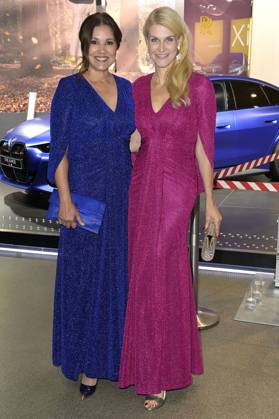 Karen Webb und Natascha Grün bei der Verleihung vom Blauer Panther - TV & Streaming Award 2023 in der BMW Welt. München, 25.10.2023