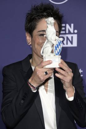 Dunja Hayali bei der Verleihung vom Blauer Panther - TV & Streaming Award 2023 in der BMW Welt. München, 25.10.2023