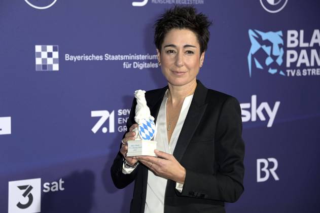 Dunja Hayali bei der Verleihung vom Blauer Panther - TV & Streaming Award 2023 in der BMW Welt. München, 25.10.2023