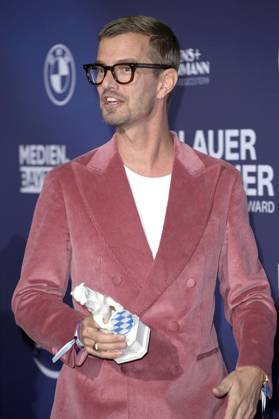 Joko Winterscheidt bei der Verleihung vom Blauer Panther - TV & Streaming Award 2023 in der BMW Welt. München, 25.10.2023
