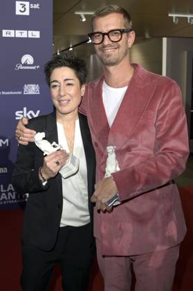 Dunja Hayali und Joko Winterscheidt bei der Verleihung vom Blauer Panther - TV & Streaming Award 2023 in der BMW Welt. München, 25.10.2023