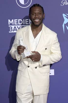 Akeem van Flodrop bei der Verleihung vom Blauer Panther - TV & Streaming Award 2023 in der BMW Welt. München, 25.10.2023