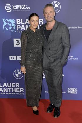 Sasha mit Ehefrau Julia Röntgen bei der Verleihung vom Blauer Panther - TV & Streaming Award 2023 in der BMW Welt. München, 25.10.2023