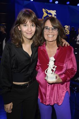Charlotte Link mit Tochter Pauline Graf bei der Verleihung vom Blauer Panther - TV & Streaming Award 2023 in der BMW Welt. München, 25.10.2023