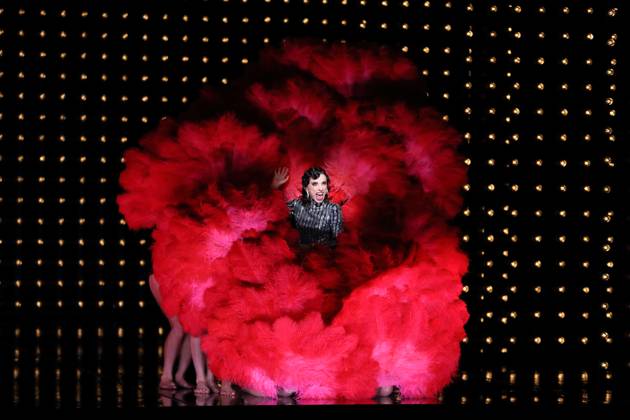 Bilder des Jahres 2023, Entertainment 10 Oktober Entertainment Themen der Woche KW43 Ruth Brauer-Kvam (als Velma Kelly) und Ensemble während der Fotoprobe für Chicago in der Komischen Oper im Schillertheater in Berlin, 25. Oktober 2023. Musical von John Kander und Bob Fosse. Musikalische Leitung Adam Benzwi. Inszenierung Barrie Kosky. Bühne Michael Levine. Kostüme Victoria Behr. Premiere ist am 28. Oktober 2023. Komische Oper Berlin Chicago