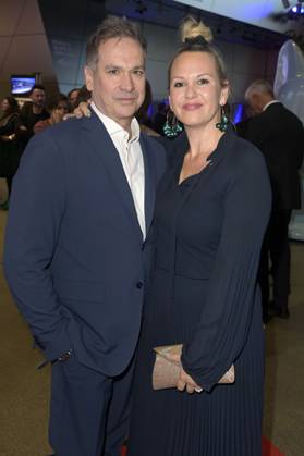 Manou Lubowski mit Freundin Lara von Stumberg bei der Verleihung vom Blauer Panther - TV & Streaming Award 2023 in der BMW Welt. München, 25.10.2023