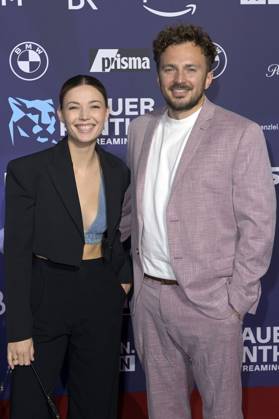 Lena Meckel und David Helmut bei der Verleihung vom Blauer Panther - TV & Streaming Award 2023 in der BMW Welt. München, 25.10.2023