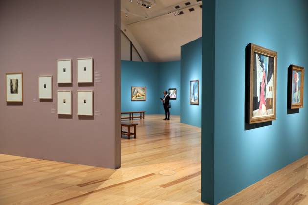Bilder des Jahres 2023, Entertainment 10 Oktober Entertainment Themen der Woche KW43 Entertainment Bilder des Tages 26.10.2023, Frankfurt, DEU Die Schirn Kunsthalle widmet dem Maler und Grafiker Lyonel Feininger eine grosse Retrospektive, die erste seit ueber 25 Jahren in Deutschland. Bekannt ist Feininger fuer seine Gemaelde von Gebaeuden, Architektur u.a. in Halle, Gelmeroda, New York. Blick in die Ausstellung