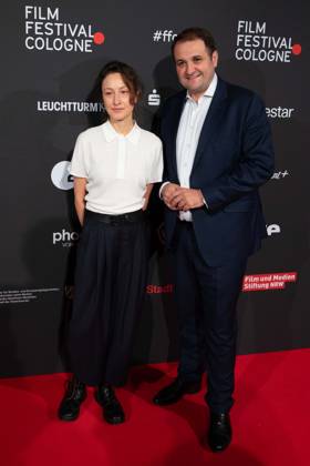 v.l. Katharina HUBER, Filmemacherin, Regisseurin, Nathanael LIMINSKI, Leiter der Staatskanzlei NRW, Roter Teppich, Red Carpet Show, Ankunft, arrival, Film Festival Cologne awards in Koeln, 26.10.2022.