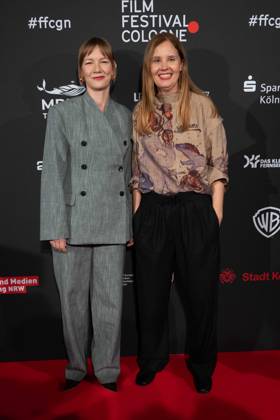 v.l. Sandra HUELLER, Schauspielerin, Justine TRIET, Regisseurin, Roter Teppich, Red Carpet Show, Ankunft, arrival, Film Festival Cologne awards in Koeln, 26.10.2022.