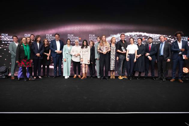 Entertainment Bilder des Tages Schlussfoto mit allen Preistraegern und Laudatoren, Film Festival Cologne awards in Koeln, 26.10.2022.