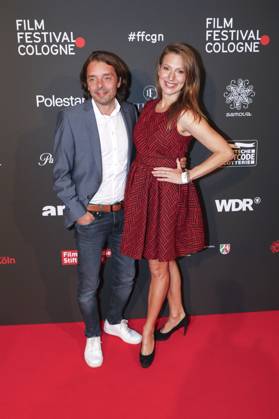Mara Bergmann mit Partner Alex Hoffmann bei der Verleihung der Cologne Awards auf dem 33. Film Festival Cologne 2023 im E-Werk. Köln, 26.10.2023