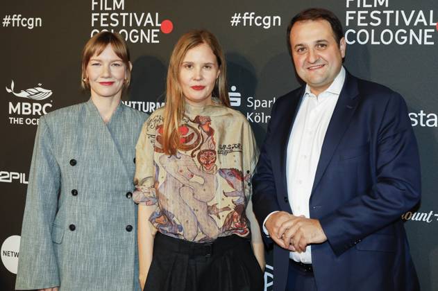 Sandra Hüller, Justine Triet und Nathanael Liminski bei der Verleihung der Cologne Awards auf dem 33. Film Festival Cologne 2023 im E-Werk. Köln, 26.10.2023