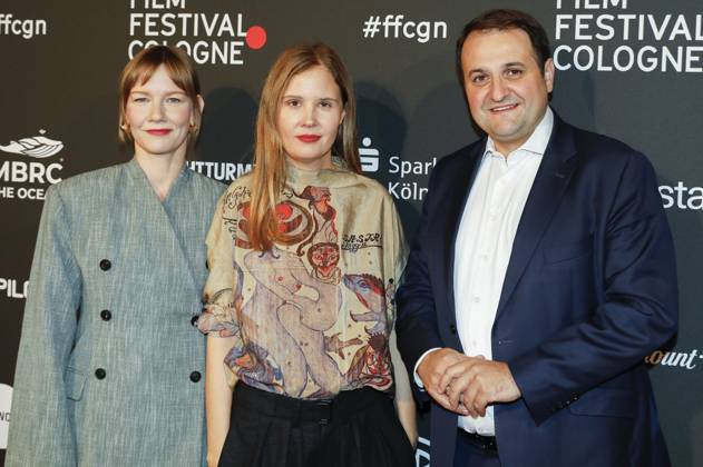 Sandra Hüller, Justine Triet und Nathanael Liminski bei der Verleihung der Cologne Awards auf dem 33. Film Festival Cologne 2023 im E-Werk. Köln, 26.10.2023