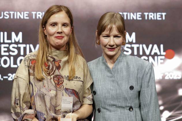 Justine Triet und Sandra Hüller bei der Verleihung der Cologne Awards auf dem 33. Film Festival Cologne 2023 im E-Werk. Köln, 26.10.2023