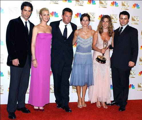 Friends Actor Matthew Perry Dead At 54 File photo - Los Angeles-CA-USA. 09 22 2002. From cast of Friends (Outstanding Comedy Series) L to R : David Schwimmer, LisaKudrow, Matthew Perry, Courteney Cox Arquette, Jennifer Aniston and Matt Leblanc attend the 54th Annual Emmy Awards. - US actor Matthew Perry, best known for playing Chandler Bing in the hit 90s TV sitcom Friends, has died at the age of 54. The actor was found dead at his home in his Los Angeles, law enforcement sources told US media. Photo by Lionel Hahn ABACAPRES.COM unknown  Copyright: xHahnxLionel ABACAx 873713_006 HahnxLionel ABACAx 873713_006