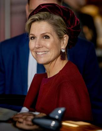 31-10-2023 Queen Maxima leaving the presentation of the Prix de Rome Visual Arts 2023, the incentive prize for visual artists from the Netherlands and the Caribbean part of the Kingdom, in the Stedelijk Museum Amsterdam. The winning artist received an amount of 40,000 euros and the opportunity to participate in a residency program of their choice Â  Copyright: xPPEx