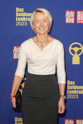 Das Goldene Lenkrad 2023 Isolde Holderied bei der Verleihung des Goldenen Lenkrads 2023 im Axel Springer Hochhaus am 07.11.2023 in Berlin. Copyright: xEventpressxKochanx