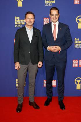 Das Goldene Lenkrad 2023 Thomas Schäfer und Claudius Senst bei der Verleihung des Goldenen Lenkrads 2023 im Axel Springer Hochhaus am 07.11.2023 in Berlin. Copyright: xEventpressxKochanx