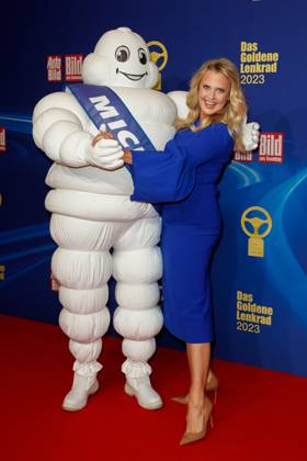 Das Goldene Lenkrad 2023 Barbara Schöneberger bei der Verleihung des Goldenen Lenkrads 2023 im Axel Springer Hochhaus am 07.11.2023 in Berlin. Copyright: xEventpressxKochanx