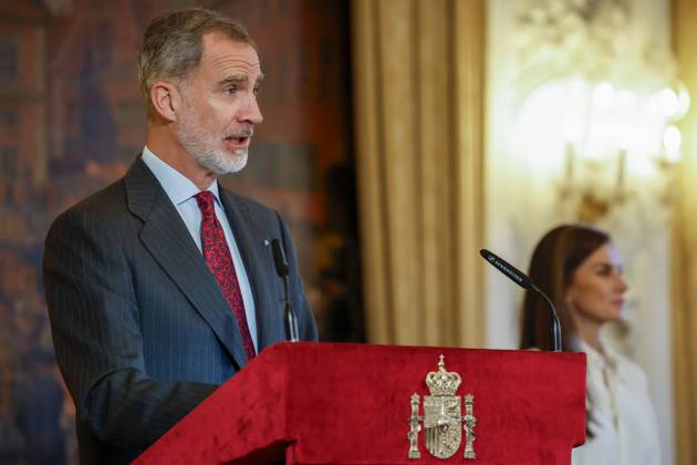 Spain s King Felipe VI delivers a speech during a gathering with the Spanish community in Copenhagen, Denmark, 08 November 2023, on the last day of his visit to Denmark. Spanish Royal couple visit Denmark !ACHTUNG: NUR REDAKTIONELLE NUTZUNG! Copyright: xJUANJOxMARTINx(es-ES)x GRAF2175 20231108-55012264675_1